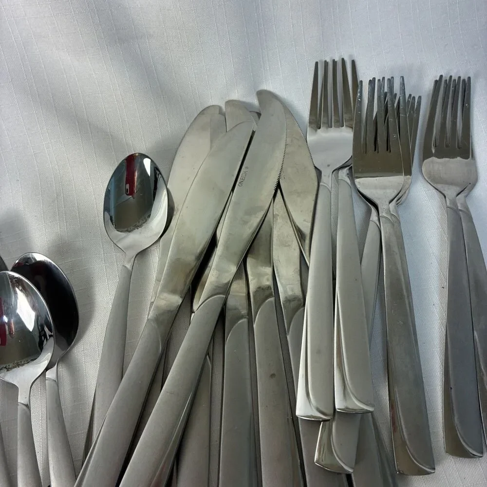 Oneida MADELINE Stainless Steel Flatware Lot 42 pieces
